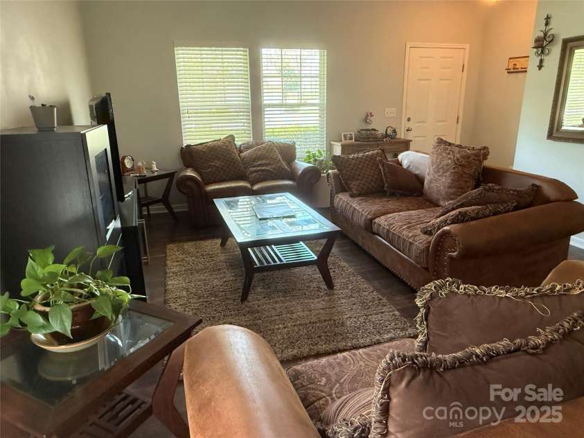 1110 Valley Street, Statesville, NC 28677.  MLS# CAR4245883, YatesRealty ID 13737. 