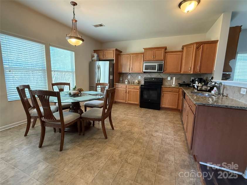 1110 Valley Street, Statesville, NC 28677.  MLS# CAR4245883, YatesRealty ID 13737. 