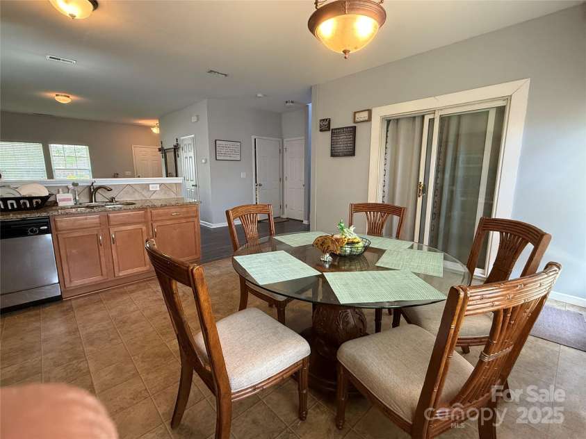 1110 Valley Street, Statesville, NC 28677.  MLS# CAR4245883, YatesRealty ID 13737. 