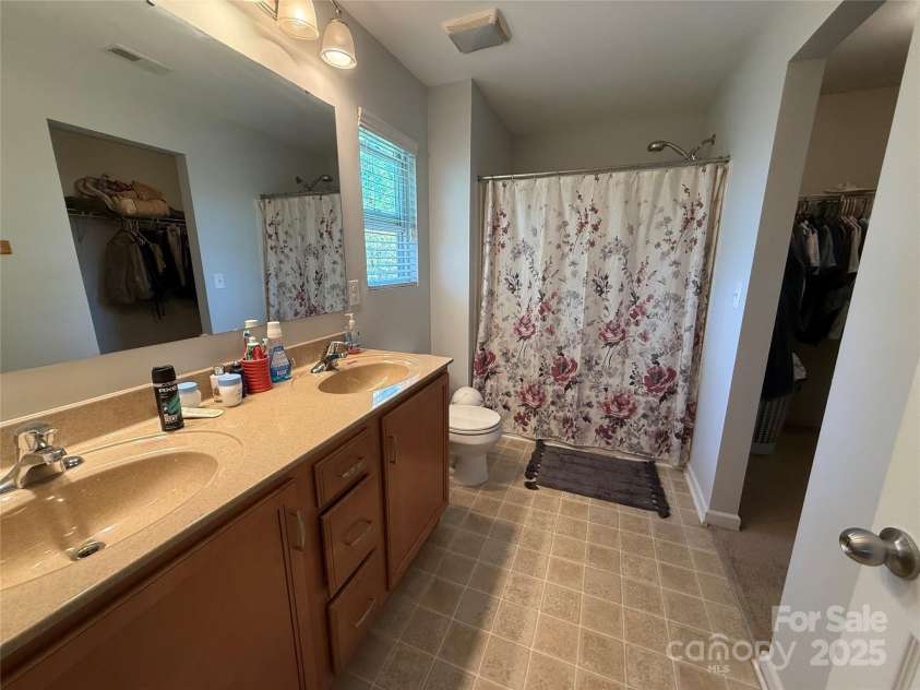 1110 Valley Street, Statesville, NC 28677.  MLS# CAR4245883, YatesRealty ID 13737. 