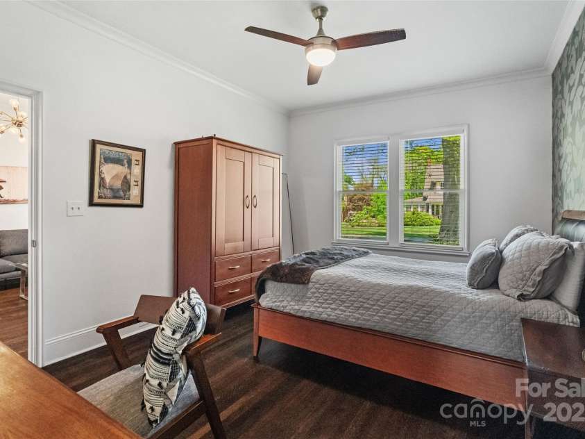 1025 Ardsley Road, Charlotte, NC 28207.  MLS# CAR4250466, YatesRealty ID 13738. Primary Bedroom