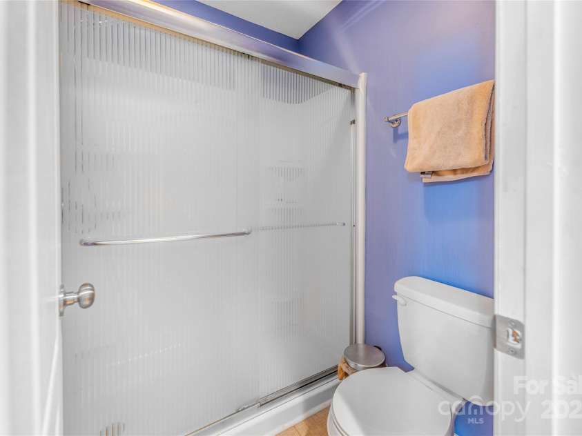 30 Robin Lane, Asheville, NC 28806.  MLS# CAR4257544, YatesRealty ID 13739. 