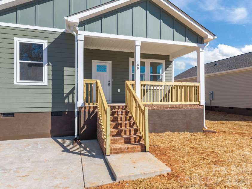 109 Earnhardt Street, Salisbury, NC 28144.  MLS# CAR4340252, YatesRealty ID 13740. 