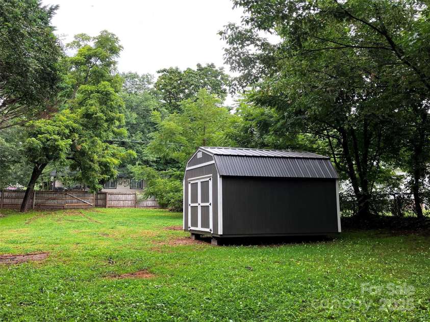 120 Harrison Street, Swannanoa, NC 28778.  MLS# CAR4292286, YatesRealty ID 13741. 