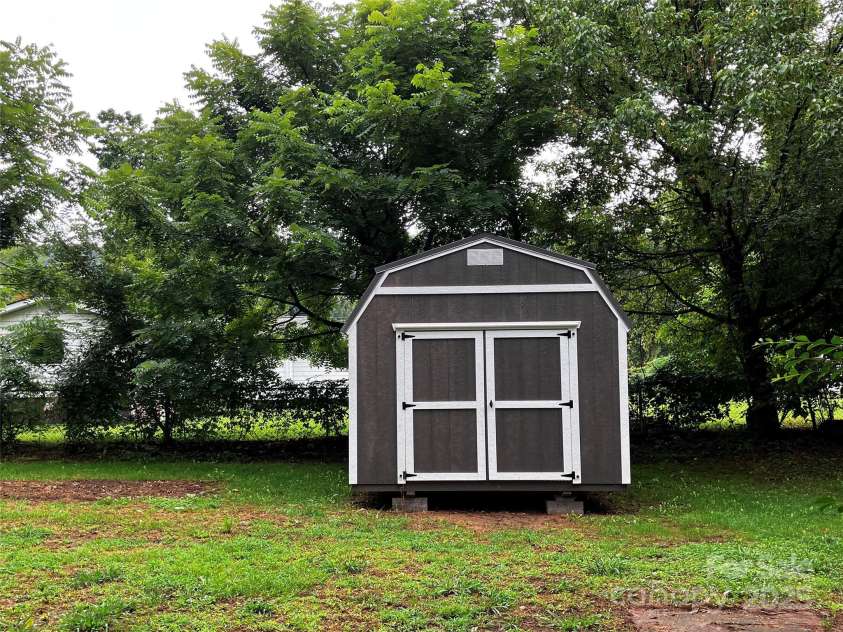 120 Harrison Street, Swannanoa, NC 28778.  MLS# CAR4292286, YatesRealty ID 13741. 