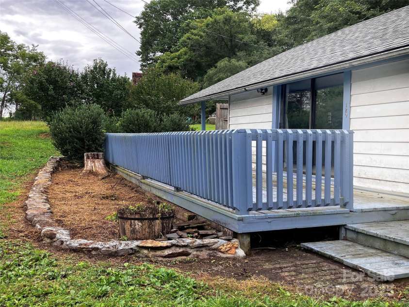 120 Harrison Street, Swannanoa, NC 28778.  MLS# CAR4292286, YatesRealty ID 13741. 