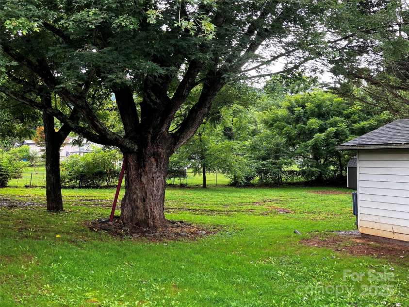 120 Harrison Street, Swannanoa, NC 28778.  MLS# CAR4292286, YatesRealty ID 13741. Back yard