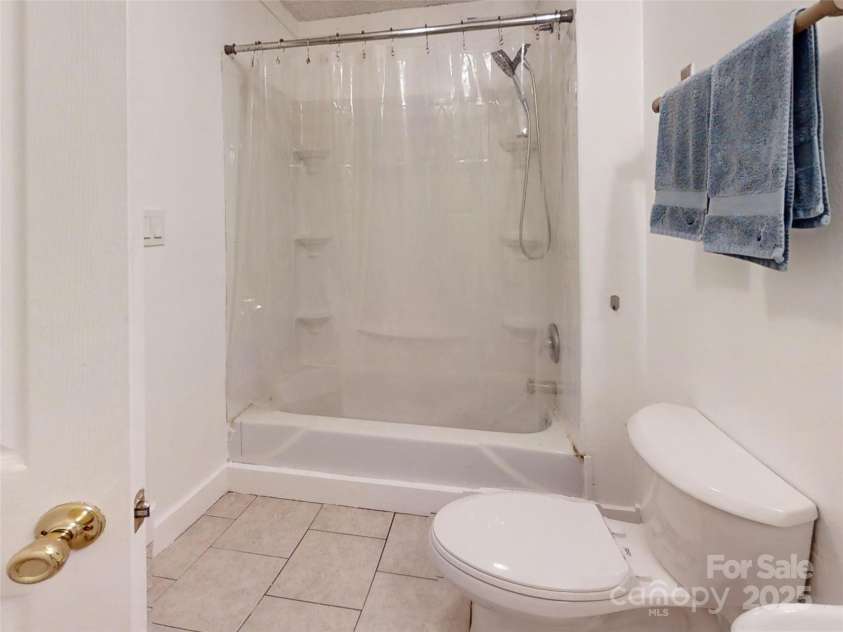 120 Harrison Street, Swannanoa, NC 28778.  MLS# CAR4292286, YatesRealty ID 13741. Bathroom 1