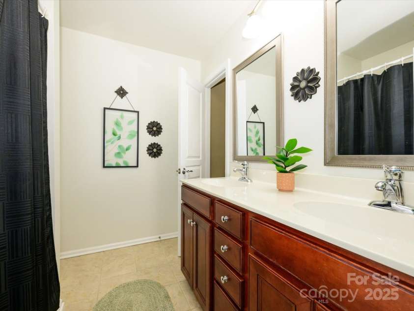 3224 Dunbar Lane, Fort Mill, SC 29707.  MLS# CAR4257123, YatesRealty ID 13741. Bathroom.