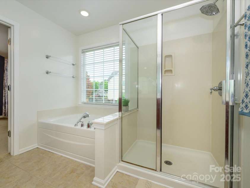 3224 Dunbar Lane, Fort Mill, SC 29707.  MLS# CAR4257123, YatesRealty ID 13741. Primary Bathroom.