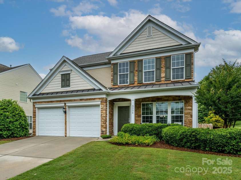 3224 Dunbar Lane, Fort Mill, SC 29707.  MLS# CAR4257123, YatesRealty ID 13741. Welcome Home!