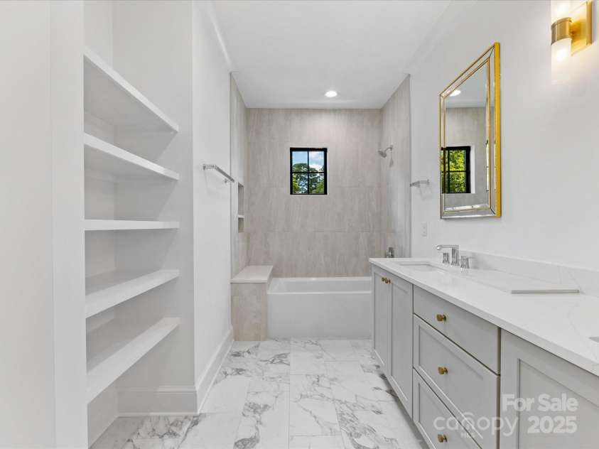 2608 Croydon Road, Charlotte, NC 28209.  MLS# CAR4255600, YatesRealty ID 13742. 2nd Floor Primary Bath