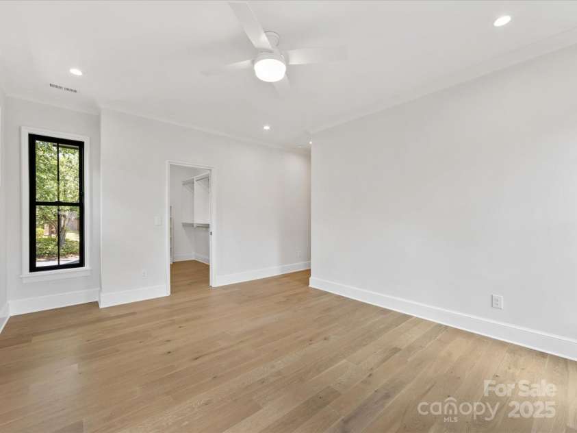 2608 Croydon Road, Charlotte, NC 28209.  MLS# CAR4255600, YatesRealty ID 13742. 2nd Floor Primary Bedroom