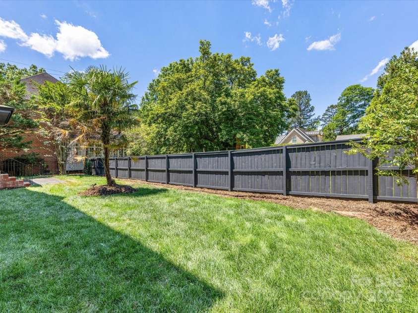 2608 Croydon Road, Charlotte, NC 28209.  MLS# CAR4255600, YatesRealty ID 13742. 