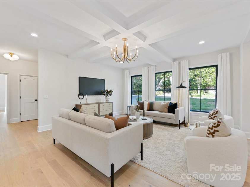 2608 Croydon Road, Charlotte, NC 28209.  MLS# CAR4255600, YatesRealty ID 13742. 