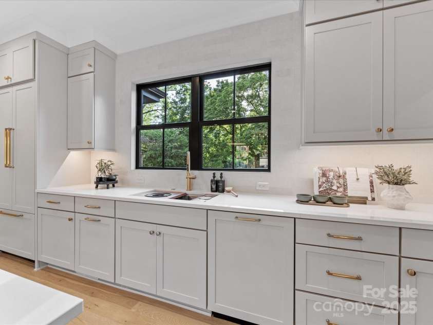 2608 Croydon Road, Charlotte, NC 28209.  MLS# CAR4255600, YatesRealty ID 13742. 