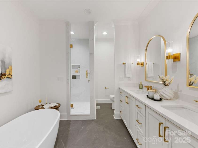 2608 Croydon Road, Charlotte, NC 28209.  MLS# CAR4255600, YatesRealty ID 13742. Primary Bath on Main