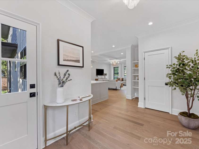 2608 Croydon Road, Charlotte, NC 28209.  MLS# CAR4255600, YatesRealty ID 13742. Side entry