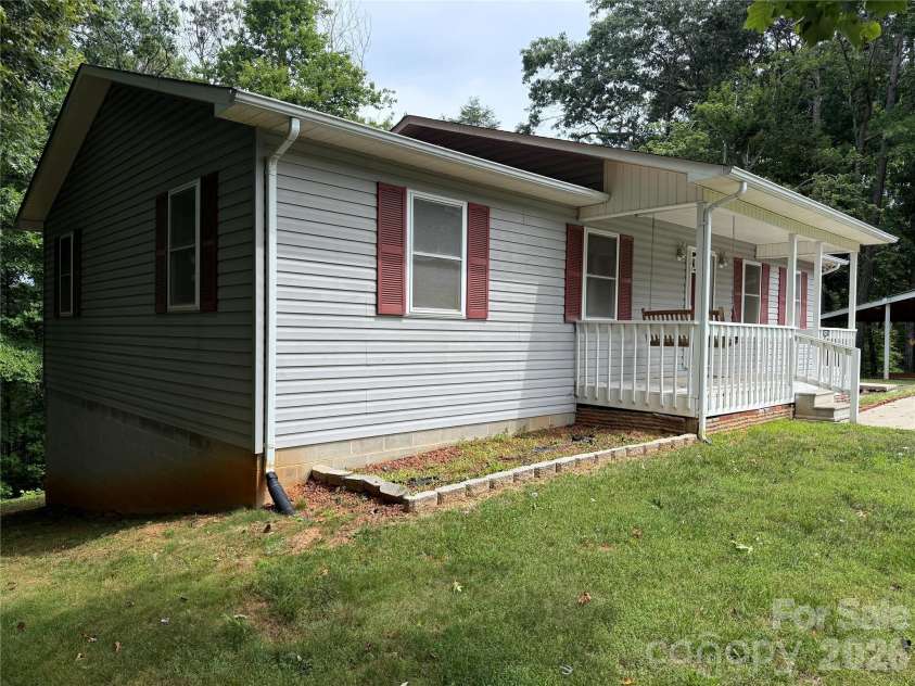 628 Hidden View Loop, Marion, NC 28752.  MLS# CAR4397253, YatesRealty ID 13743. 