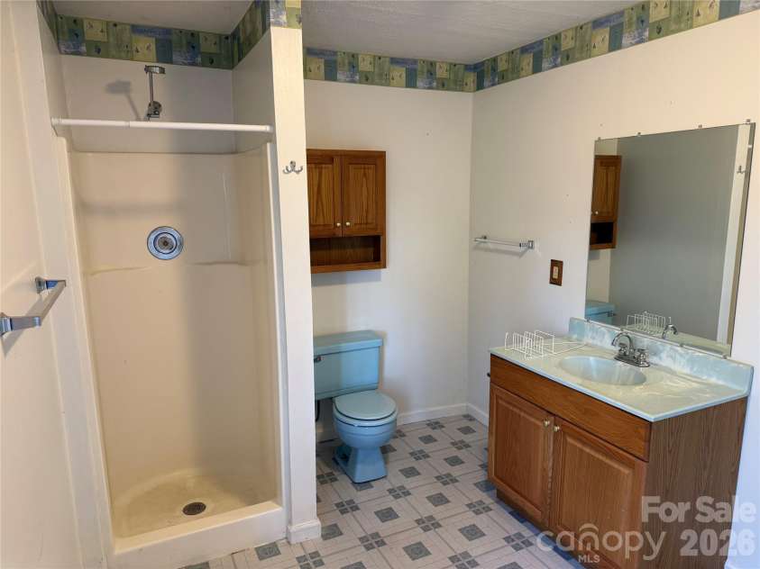 628 Hidden View Loop, Marion, NC 28752.  MLS# CAR4397253, YatesRealty ID 13743. Bathroom #3 in basement