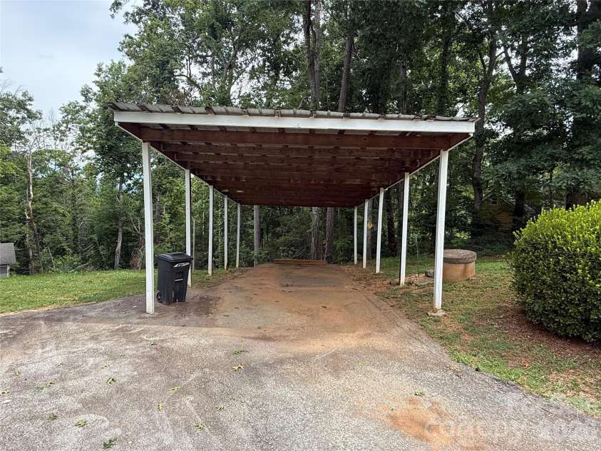 628 Hidden View Loop, Marion, NC 28752.  MLS# CAR4397253, YatesRealty ID 13743. Carport