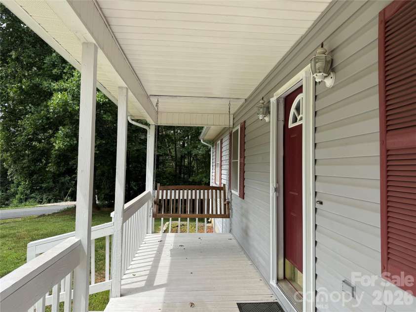 628 Hidden View Loop, Marion, NC 28752.  MLS# CAR4397253, YatesRealty ID 13743. Front Porch