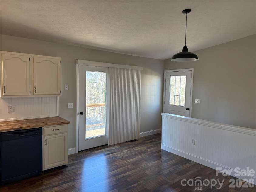 628 Hidden View Loop, Marion, NC 28752.  MLS# CAR4397253, YatesRealty ID 13743. Living room/Kitchen