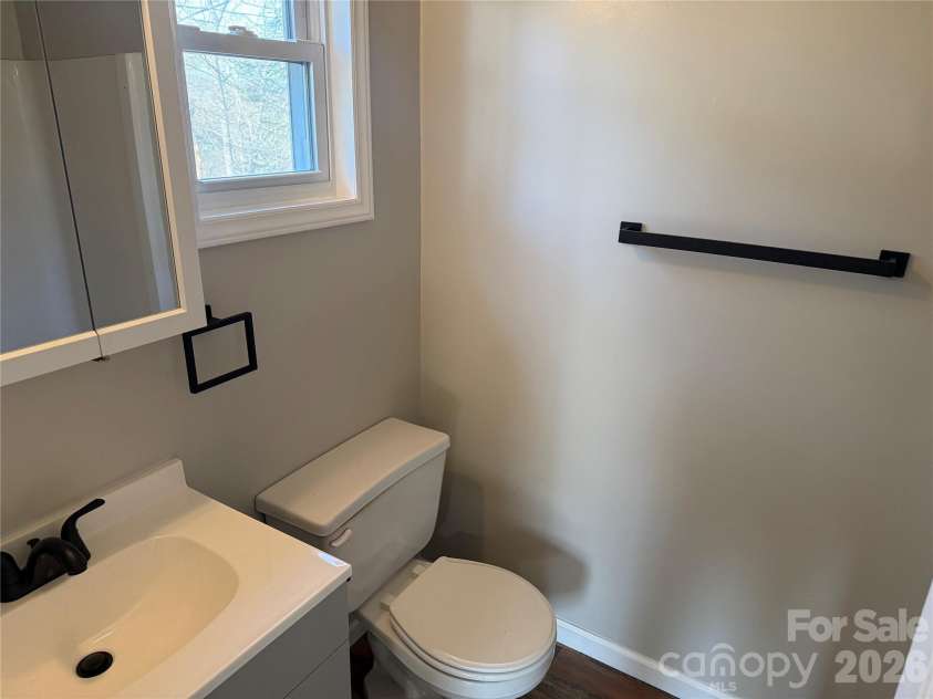 628 Hidden View Loop, Marion, NC 28752.  MLS# CAR4397253, YatesRealty ID 13743. Primary bathroom