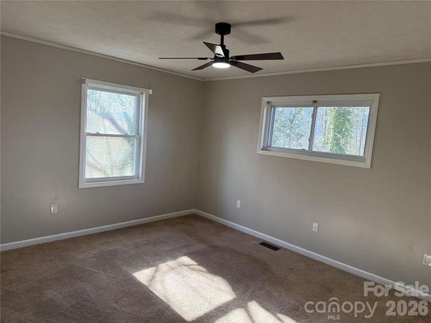 628 Hidden View Loop, Marion, NC 28752.  MLS# CAR4397253, YatesRealty ID 13743. Primary Bedroom