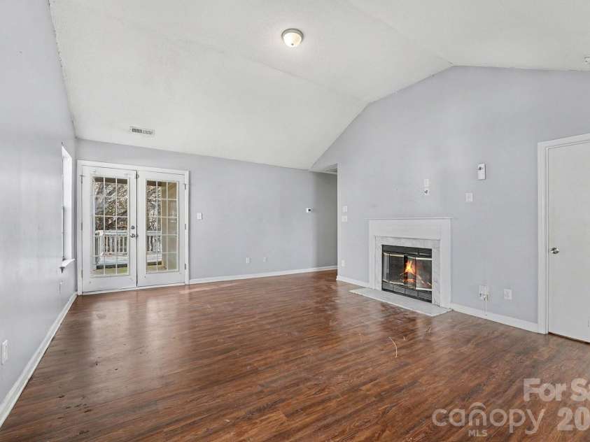 1709 Jeffrey Bryan Drive, Charlotte, NC 28213.  MLS# CAR4341301, YatesRealty ID 13744. 