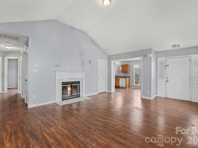 1709 Jeffrey Bryan Drive, Charlotte, NC 28213.  MLS# CAR4341301, YatesRealty ID 13744. 