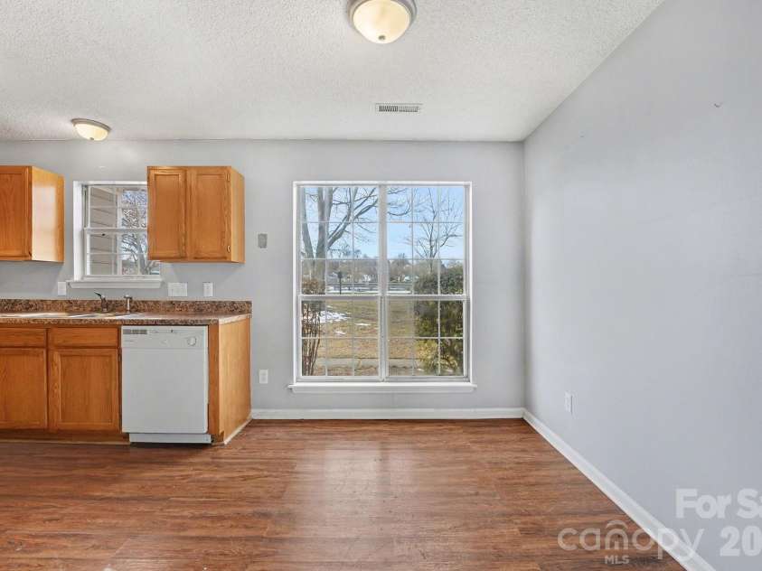 1709 Jeffrey Bryan Drive, Charlotte, NC 28213.  MLS# CAR4341301, YatesRealty ID 13744. 