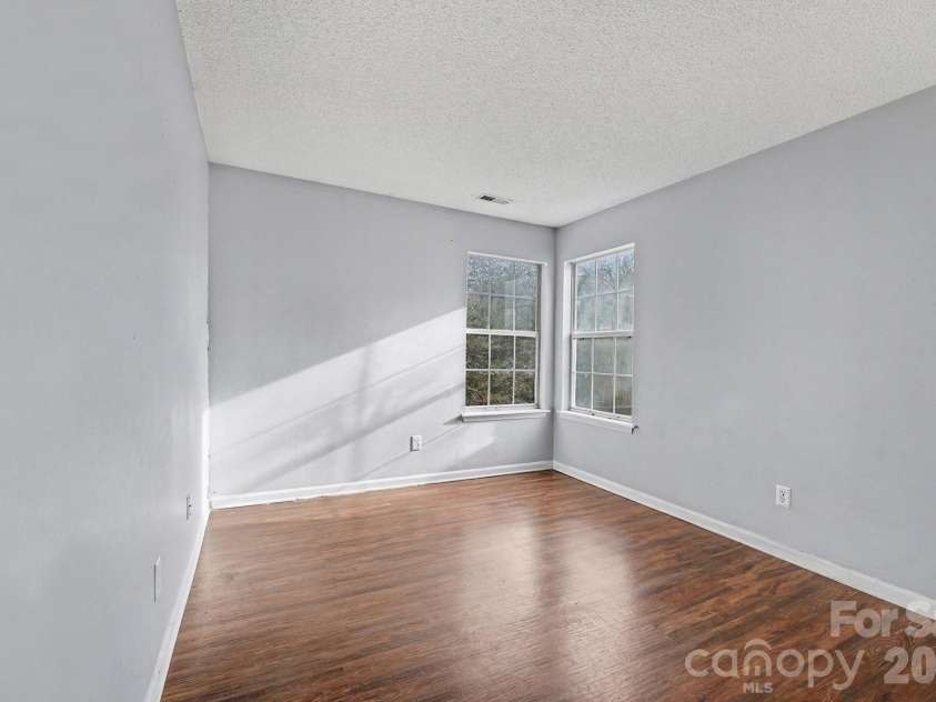 1709 Jeffrey Bryan Drive, Charlotte, NC 28213.  MLS# CAR4341301, YatesRealty ID 13744. 