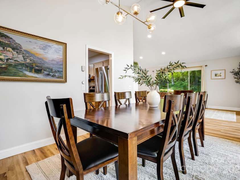 2044 Glenheath Drive, Hendersonville, NC 28791.  MLS# CAR4256090, YatesRealty ID 13744. Dining