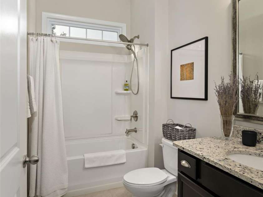 5031 Star Hill Lane, Charlotte, NC 28214.  MLS# CAR4358507, YatesRealty ID 13745. Front Main Bath