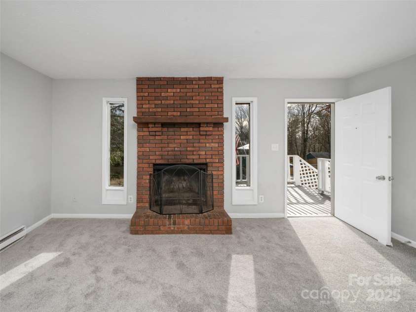 7 Holcombe Drive, Asheville, NC 28806.  MLS# CAR4218005, YatesRealty ID 13745. 