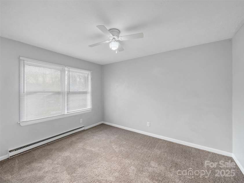 7 Holcombe Drive, Asheville, NC 28806.  MLS# CAR4218005, YatesRealty ID 13745. 