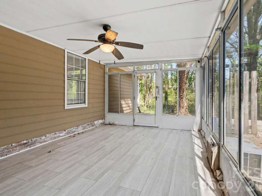 5513 Southminster Lane, Charlotte, NC 28216.  MLS# CAR4361368, YatesRealty ID 13746. 