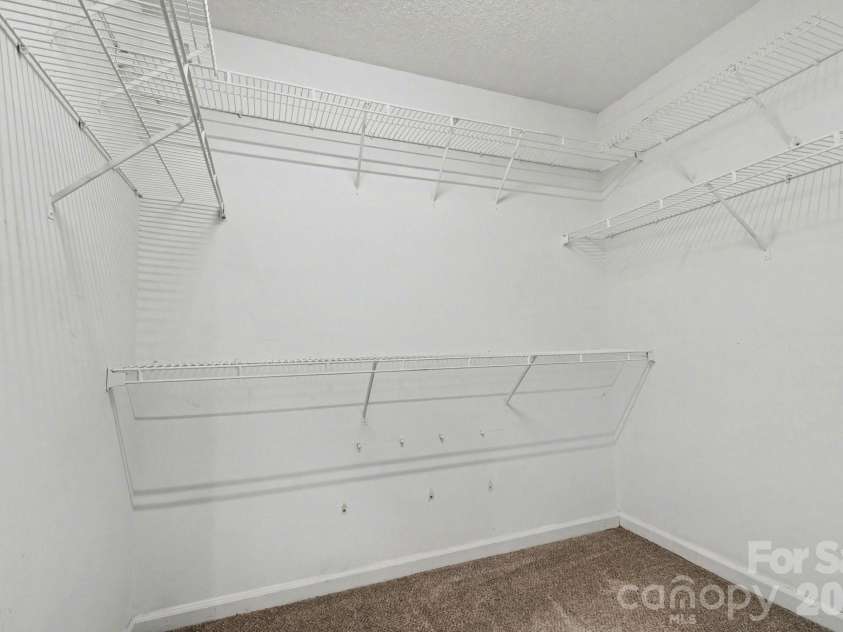 5513 Southminster Lane, Charlotte, NC 28216.  MLS# CAR4361368, YatesRealty ID 13746. 