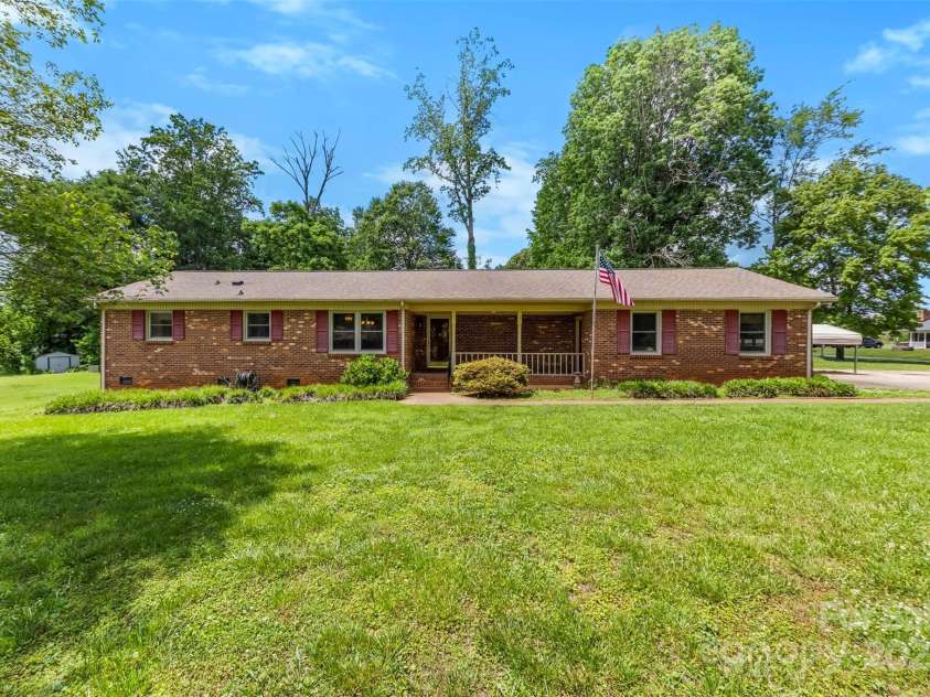 113 Helena Street, Mount Holly, NC 28120.  MLS# CAR4258703, YatesRealty ID 13747. 