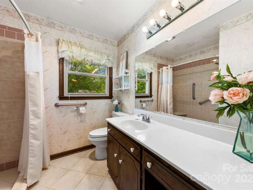 113 Helena Street, Mount Holly, NC 28120.  MLS# CAR4258703, YatesRealty ID 13747. 