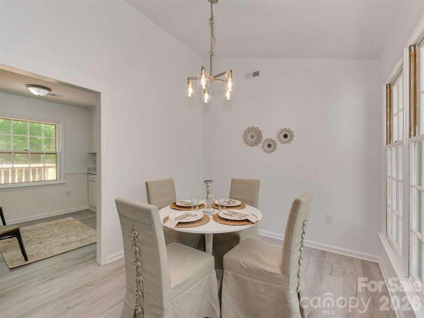 517 Fence Post Lane, Matthews, NC 28105.  MLS# CAR4367263, YatesRealty ID 13747. 