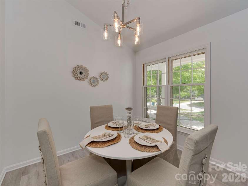 517 Fence Post Lane, Matthews, NC 28105.  MLS# CAR4367263, YatesRealty ID 13747. 