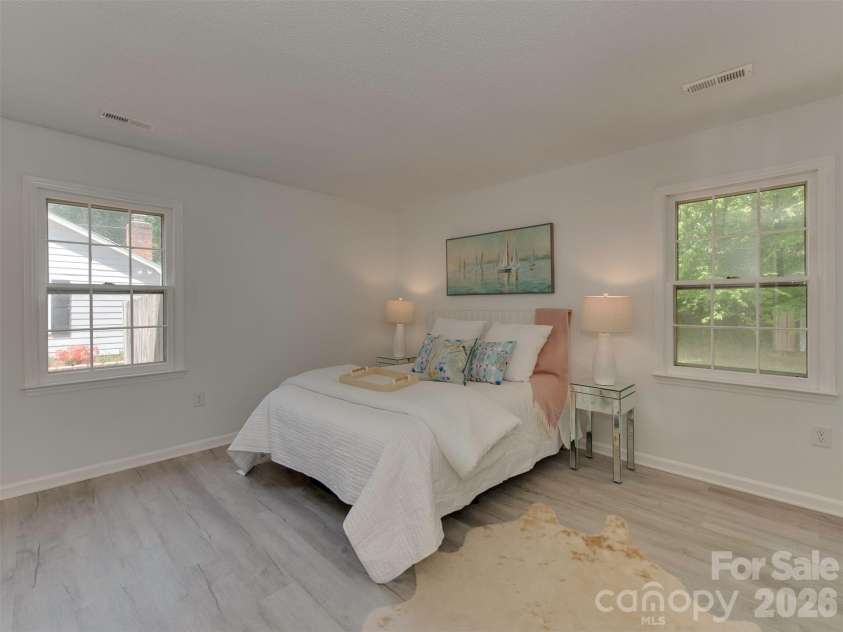 517 Fence Post Lane, Matthews, NC 28105.  MLS# CAR4367263, YatesRealty ID 13747. 
