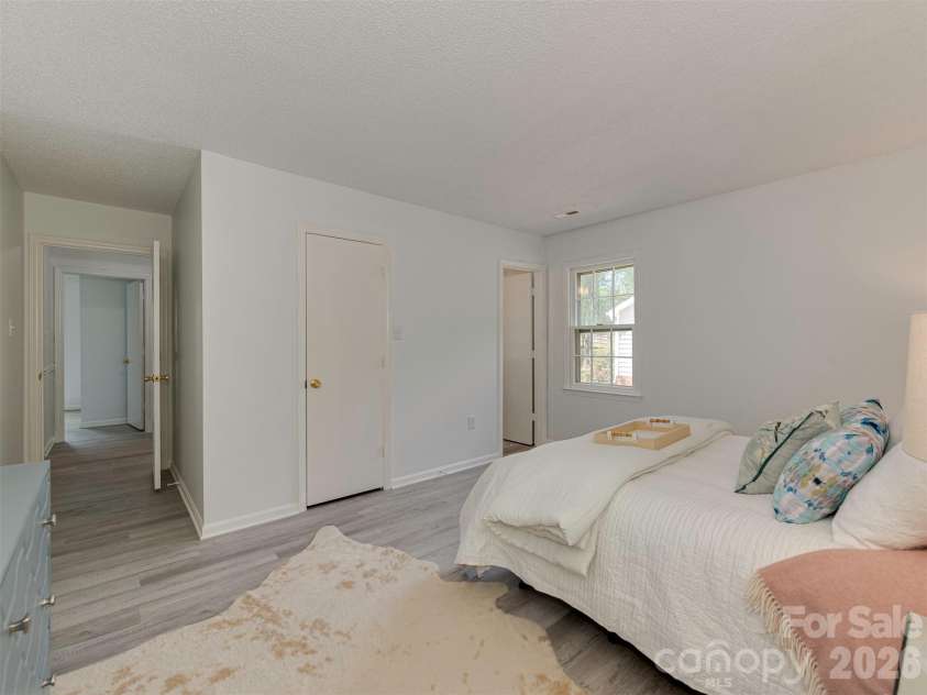 517 Fence Post Lane, Matthews, NC 28105.  MLS# CAR4367263, YatesRealty ID 13747. 