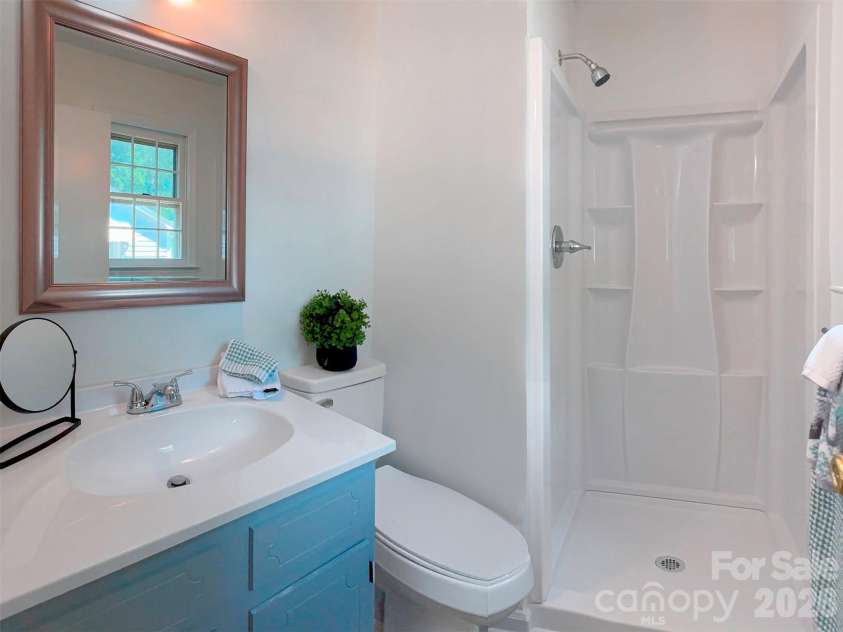 517 Fence Post Lane, Matthews, NC 28105.  MLS# CAR4367263, YatesRealty ID 13747. 