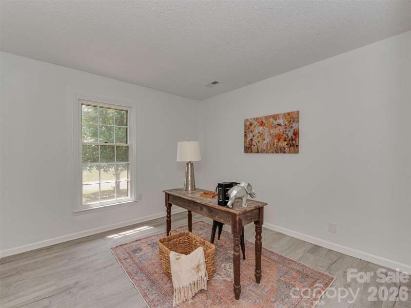517 Fence Post Lane, Matthews, NC 28105.  MLS# CAR4367263, YatesRealty ID 13747. 
