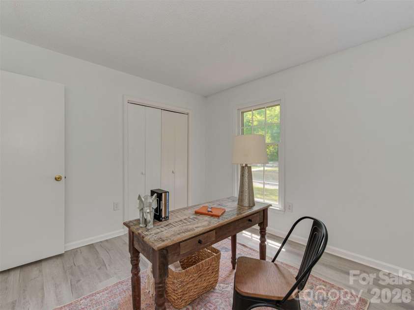 517 Fence Post Lane, Matthews, NC 28105.  MLS# CAR4367263, YatesRealty ID 13747. 