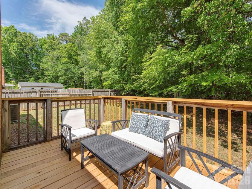 517 Fence Post Lane, Matthews, NC 28105.  MLS# CAR4367263, YatesRealty ID 13747. 