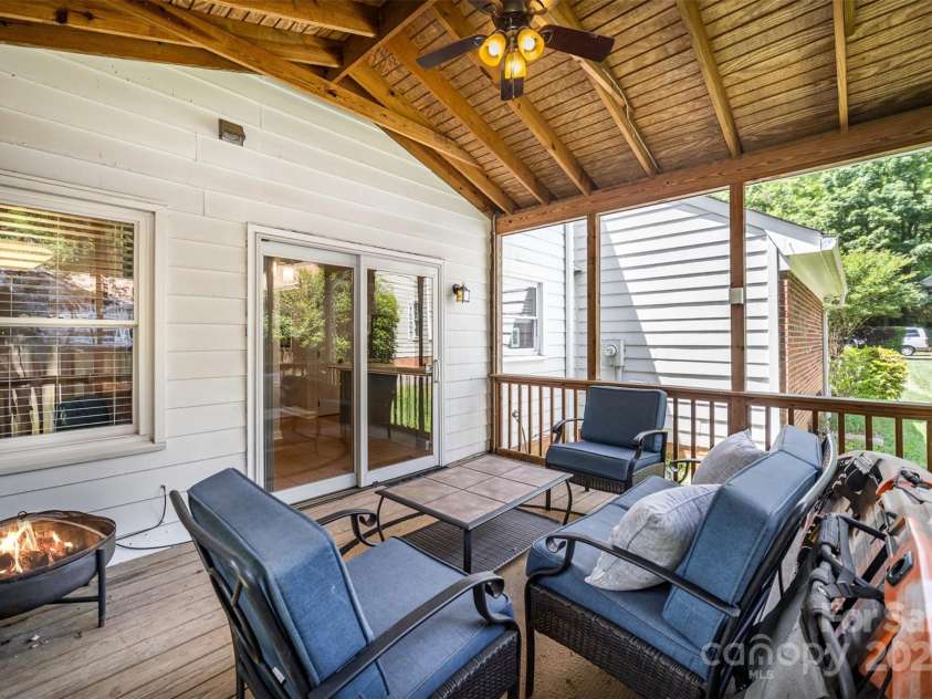 1014 Covewood Court, Charlotte, NC 28270.  MLS# CAR4259103, YatesRealty ID 13748. 